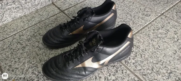 Chuteira society original Mizuno Morelia club 