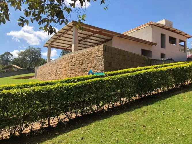 Chácara C/ 5.115 m² com Piscina, Campo Gramado - Bairro Ivoturucaia em Jundiaí