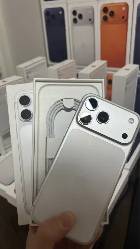 iPhone 17 pro max
