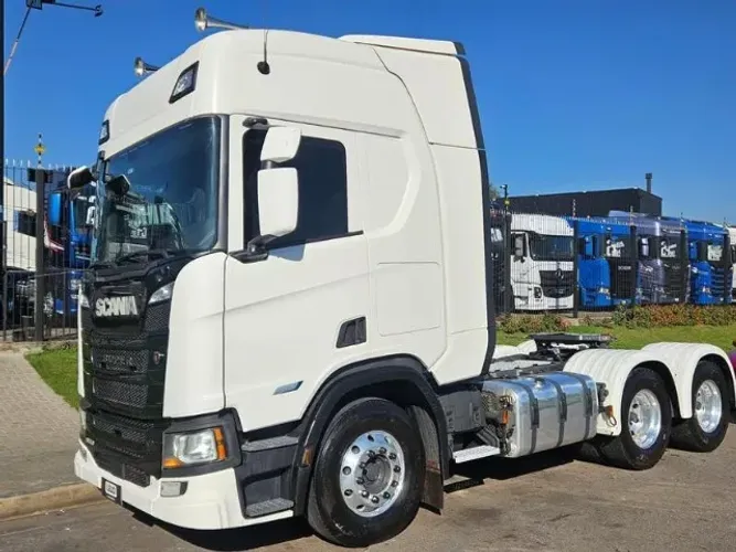 Scania R560 SUPER Tração 6x4 Bug Leve Mola RETARDER Ano 24 Automático- repasse
