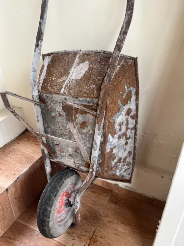 Vendo carro de mão Tramontina extra forte