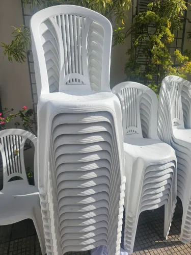 Vendo jogos de mesas plasticas tramontina