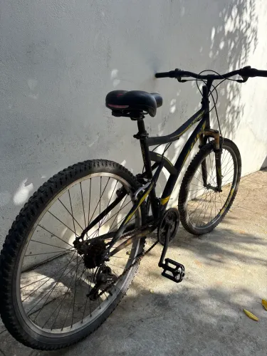 Bicicleta Aro 26" Caloi Andes Freio V-Brake 21 Marchas 