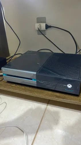 Xbox One Fat 1TB Edição Halo 5: Usado