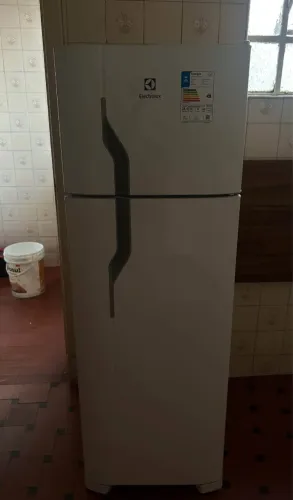 Geladeira Electrolux funcionando perfeitamente entrego 