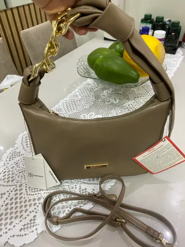 Bolsa de lado bege nova, nunca usado.