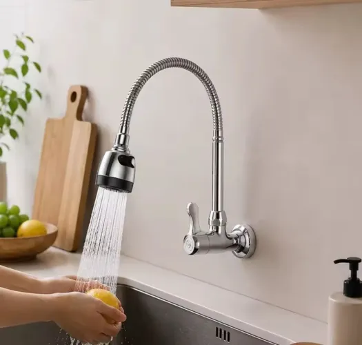 Torneira de Cozinha de Parede Flexível Prata com<br>Pulverizador
