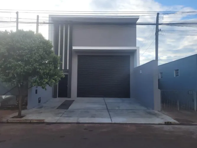 Galpão na Afonso Trigo