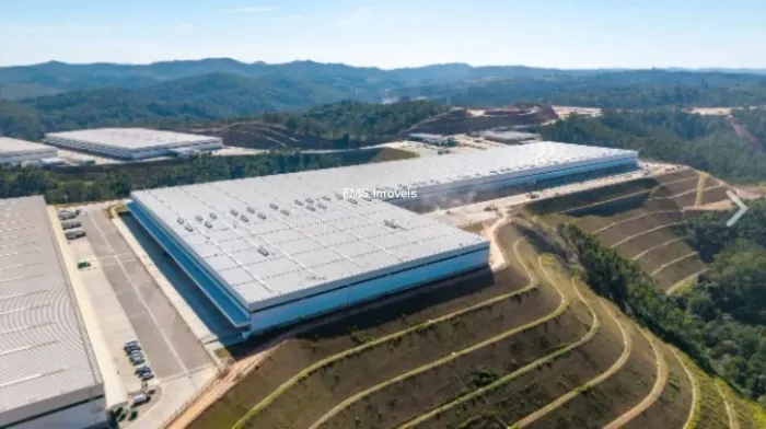 Galpão Industrial para Locação em Glebas, Franco da Rocha-SP: 1 Sala, 6 Banheiros, 12 Vaga