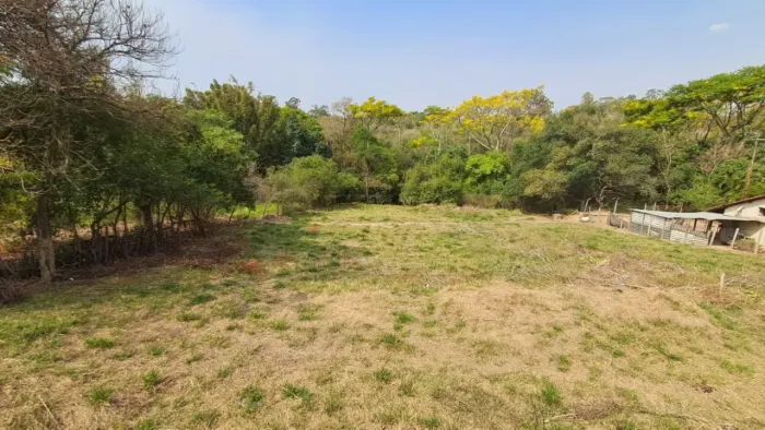 Terreno disponível para locação e venda no bairro Chácara Letônia em Americana.