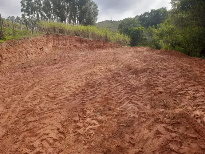 Vende-se lote ótima localização