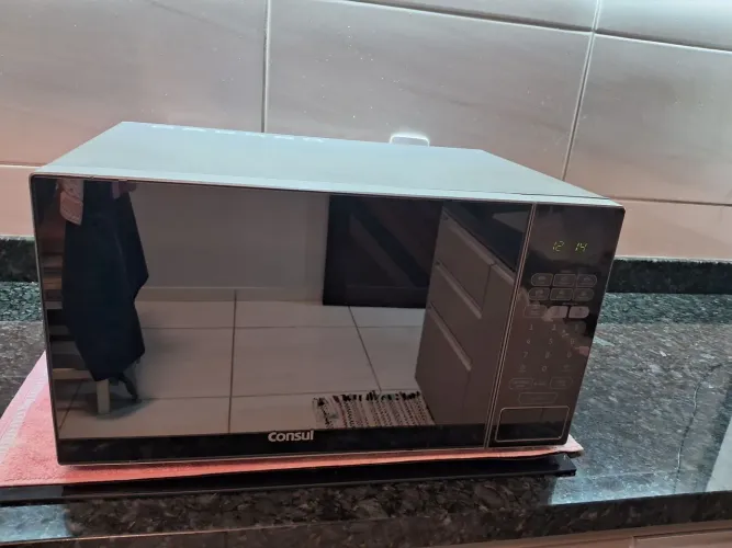 Micro-ondas Consul com grill 30L