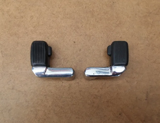Trinco Quebra Vento Passat Até 76 Original Vw Usado - Par