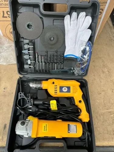 Kit Furadeira e parafusadeira + lixadeira na maleta