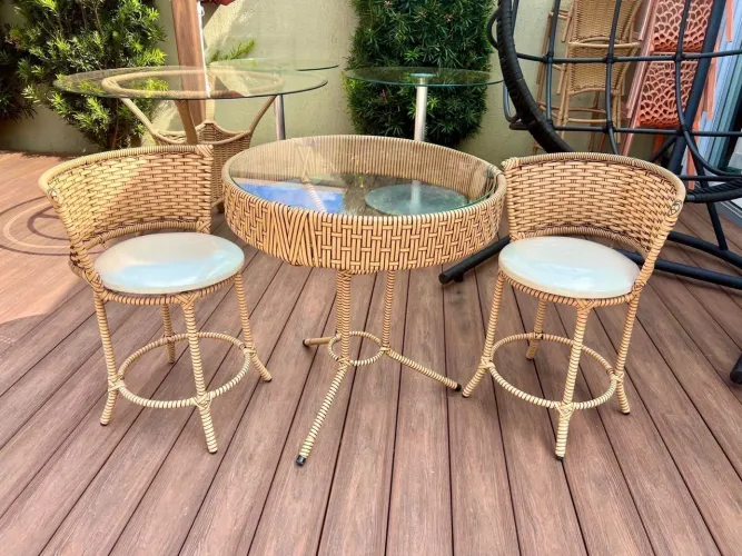 Conjunto de mesa + 2 banquetas 1190
