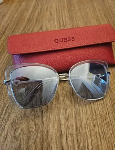 Óculos Guess espelhado prata degradê