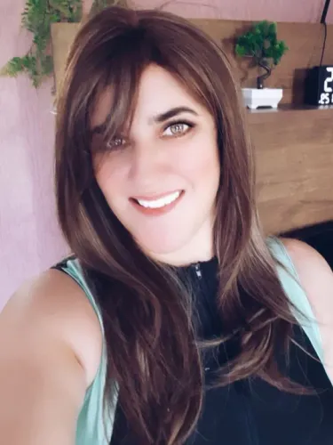 Peruca lace morena iluminada