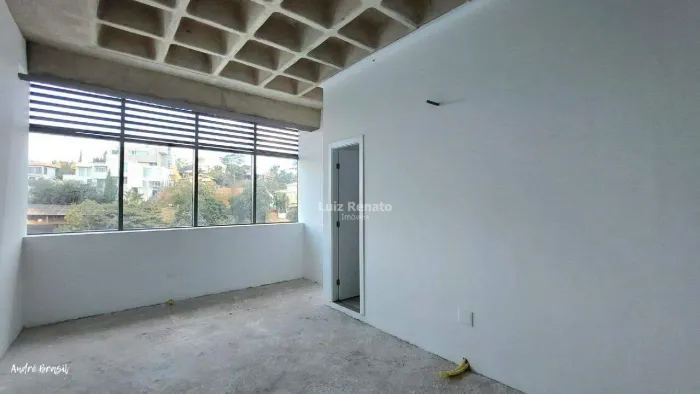 Salas à venda no Vila da Serra