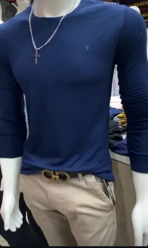 Camiseta manga longa azul marinho