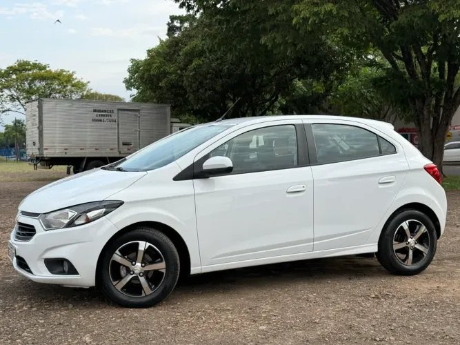 Chevrolet Onix Hatch LTZ 1.4 8V Flex Aut. 4P 2017
