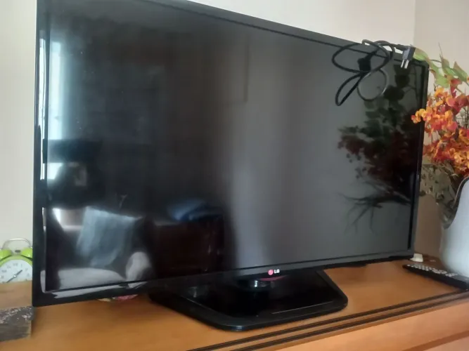 Tv LG 43  com defeito 