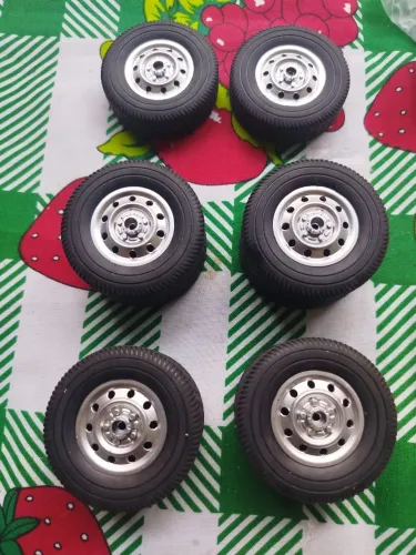 Peneus completo para caminhão de auto modelo escala 1/16 