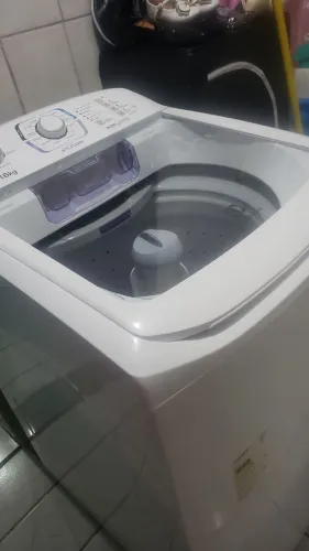 VENDO MÁQUINA DE LAVAR.