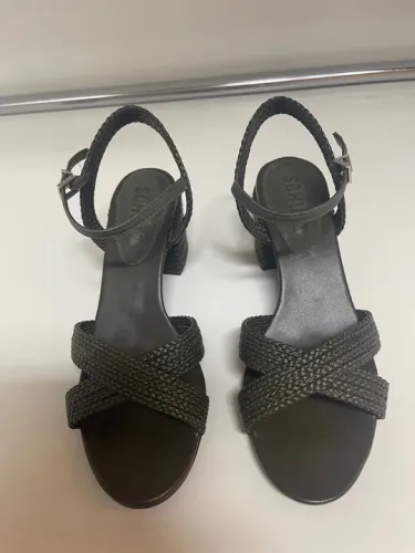 Sandália Schutz