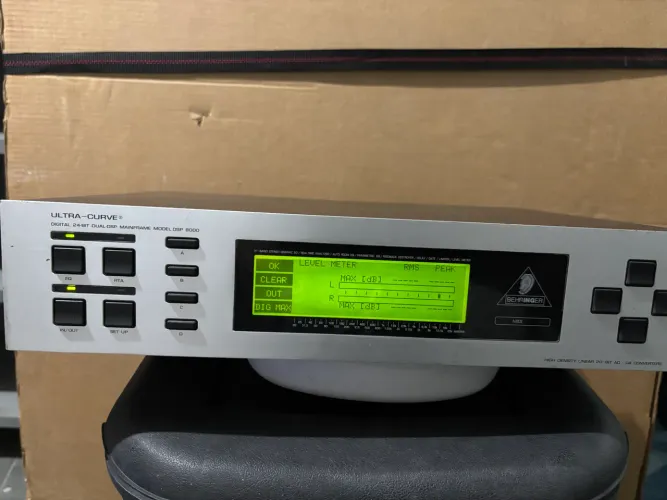 Ultracurve Behringer 8000