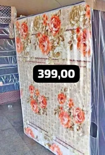 Cama Box Casal com Floral - R$ 399,00
