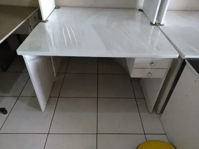 - escrivaninha reta branca com gaveta dupla - frete gratis