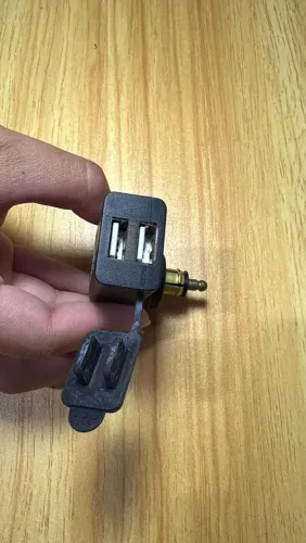 Carregador USB para moto/carro