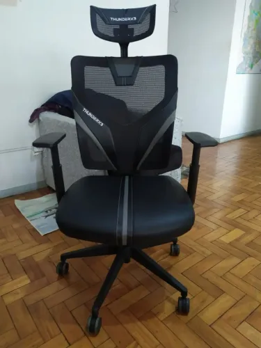 cadeira gamer ergonômica Thunder X3 Yama 1