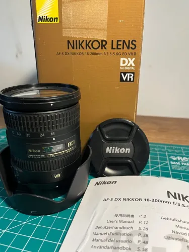 ( VENDO OU TROCO)Lente NIKKOR AF-S DX 18-200mm f/3.5-5.6G