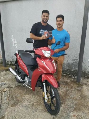 MOTO Avelloz az1 com 200 reais