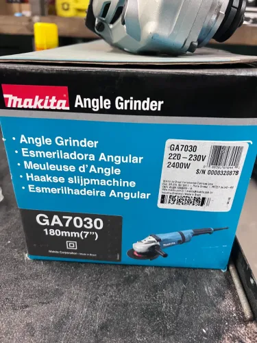 Esmerilhadeira Makita angulas 7?
