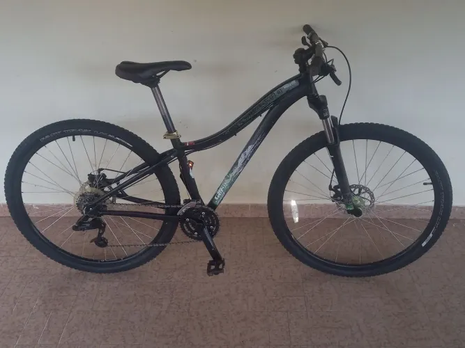 Bicicleta specialized hardrock aro 29 tam 16