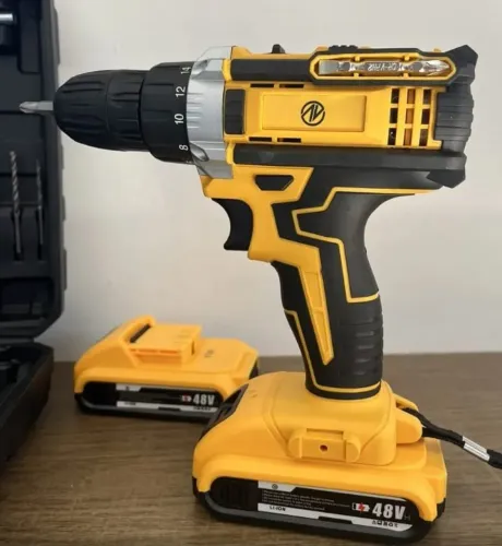 Parafusadeira 2 bateria na maleta com intes 