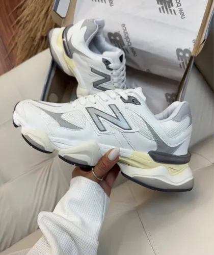 New Balance 9060 - Branco e Cinza