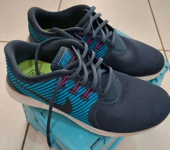 Tênis nike run tamanho 37