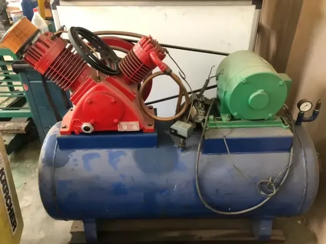 Compressor de Ar Douat Cd566 20 Pés 200 L Trifásico 220V