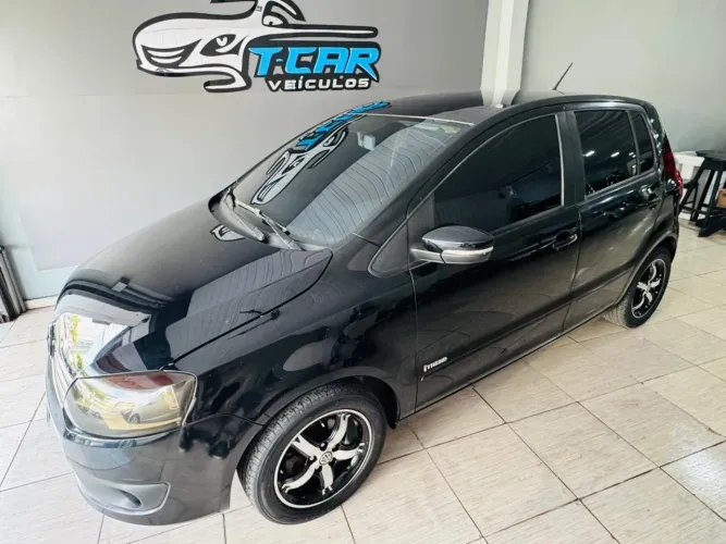 * Volkswagen Fox 1.0 MI * Total Flex 8V 5P 2014