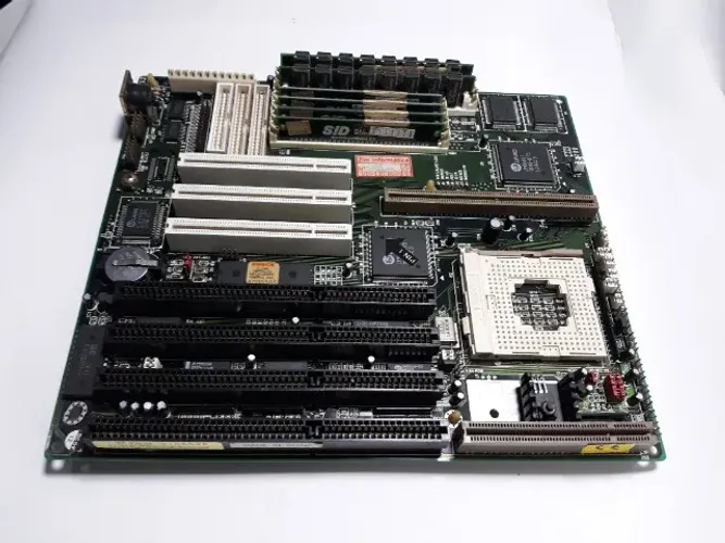486 PCI ISA Motherboard FIC 486-VIP-IO mit onboard