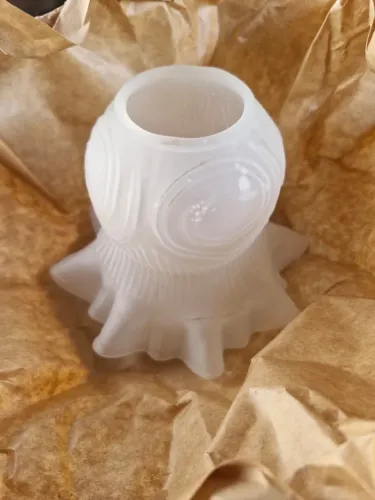 Luminária pendente triplo metal dourado completo.