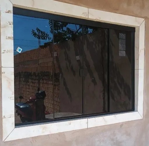 Janela de Vidro Temperado com Design Moderno