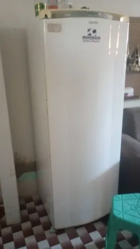 Vende-se essa geladeira 