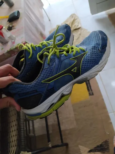 Vento tênis: Lacoste, Mizuno e botinha Oakley 