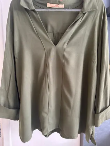 Camisa Feminina Vanilla Verde - Camisa/ bata verde musgo com gola da Vanilla tamanho GG