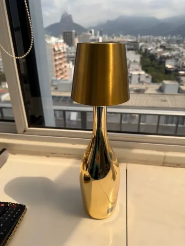 Abajur de led com garrafa