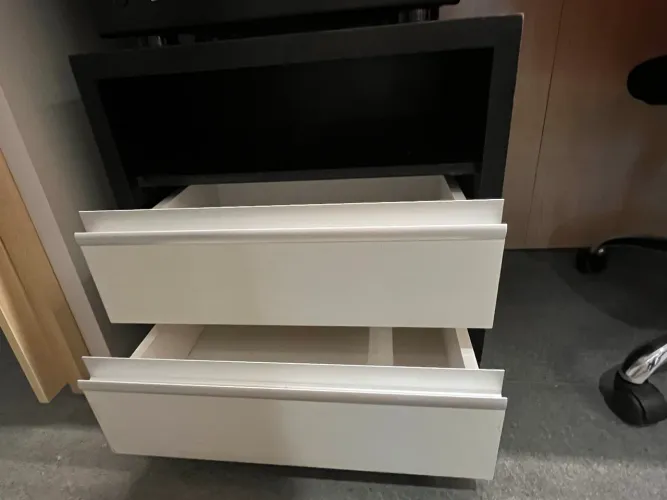 2 Gaveteiros para escritório, $200 cada 
